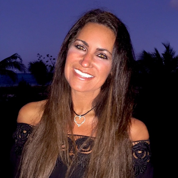 Meet your Posher, Monique - Picture 1 of 1